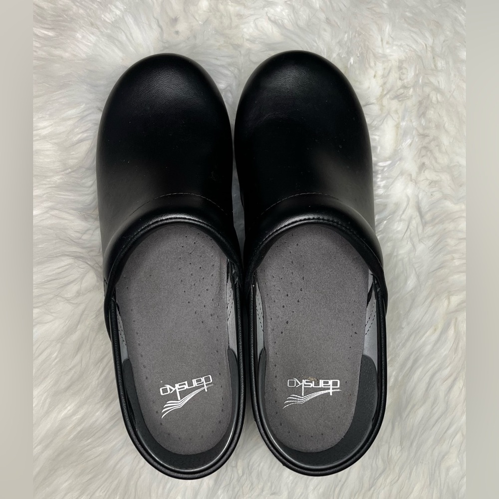 Dansko Professional Black Leather Clog - Picture 11 of 13